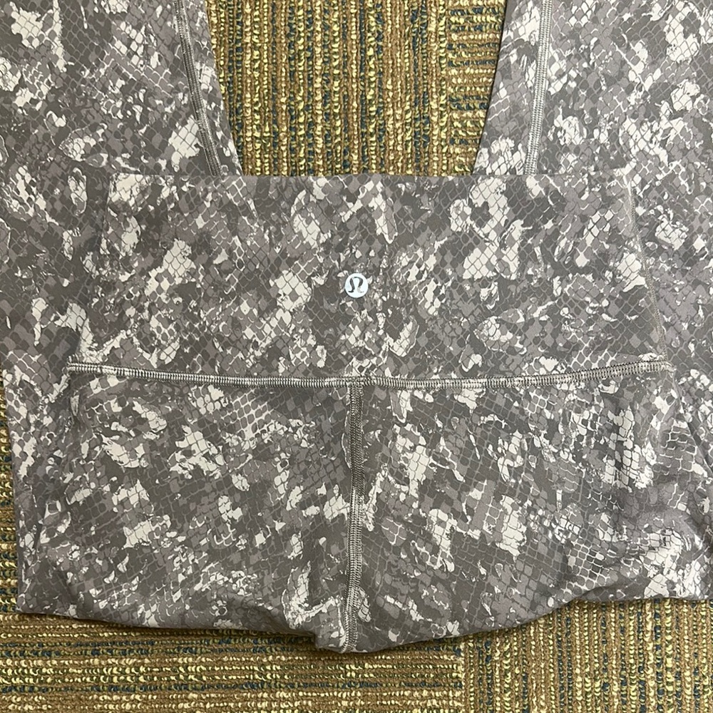 Lululemon Wunder Train leggings - Picture 3 of 3